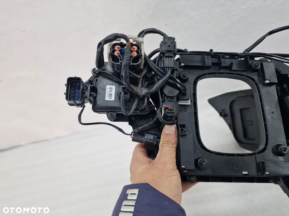 HYUNDAI KONA LIFT 18- KOMPLETNE GNIAZDO / KLAPKA ŁADOWANIA , NR 86340-K4000 , NR AUKCJI GW4 - 10