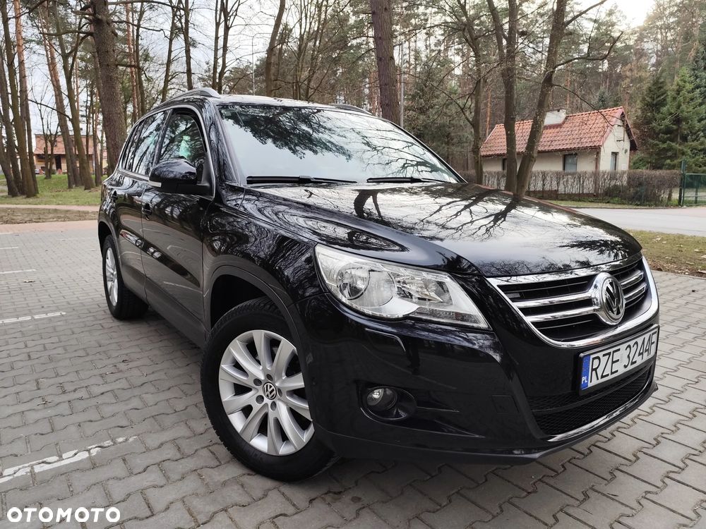 Volkswagen Tiguan - 1
