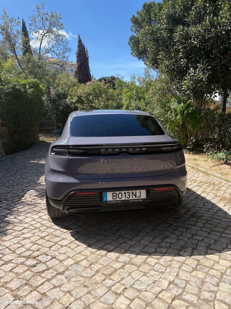 Porsche Macan Electric 4 - 18
