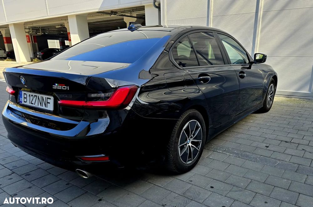 BMW Seria 3 320i Aut. Advantage - 9