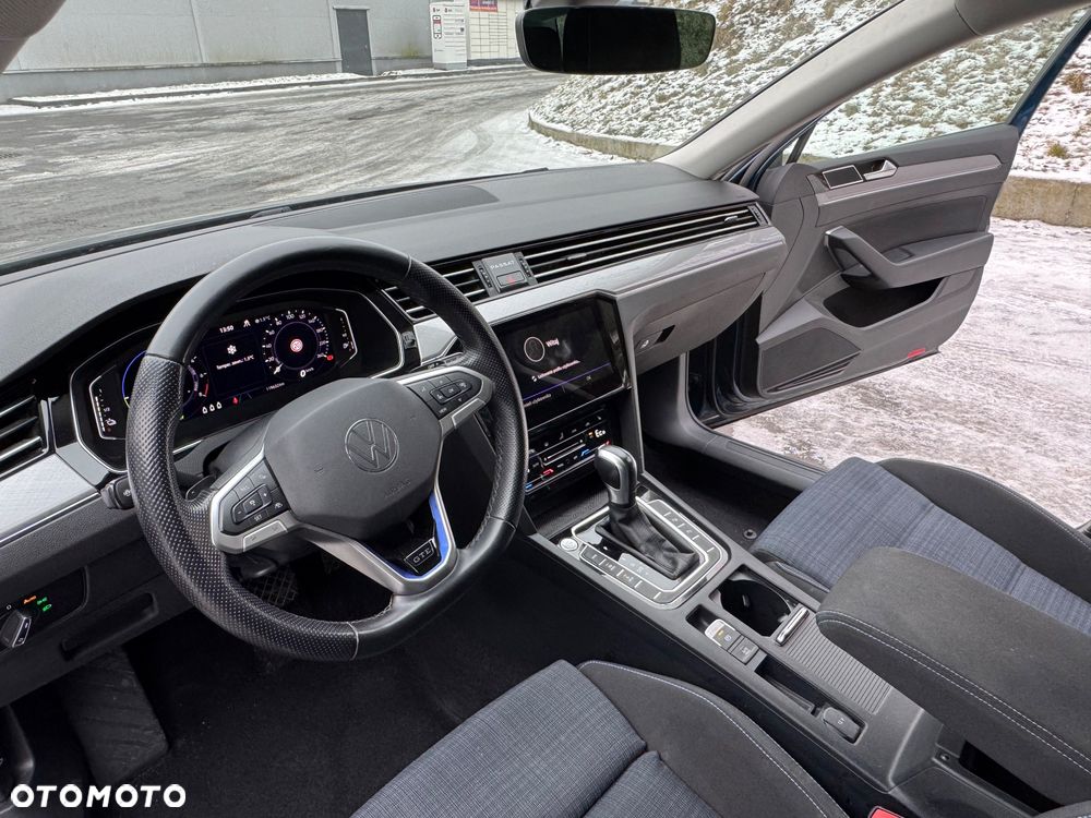 Volkswagen Passat - 13