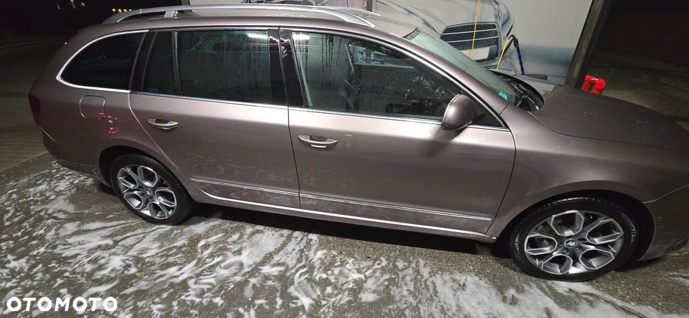 Skoda Superb 2.0 TDI Platinum DSG - 14