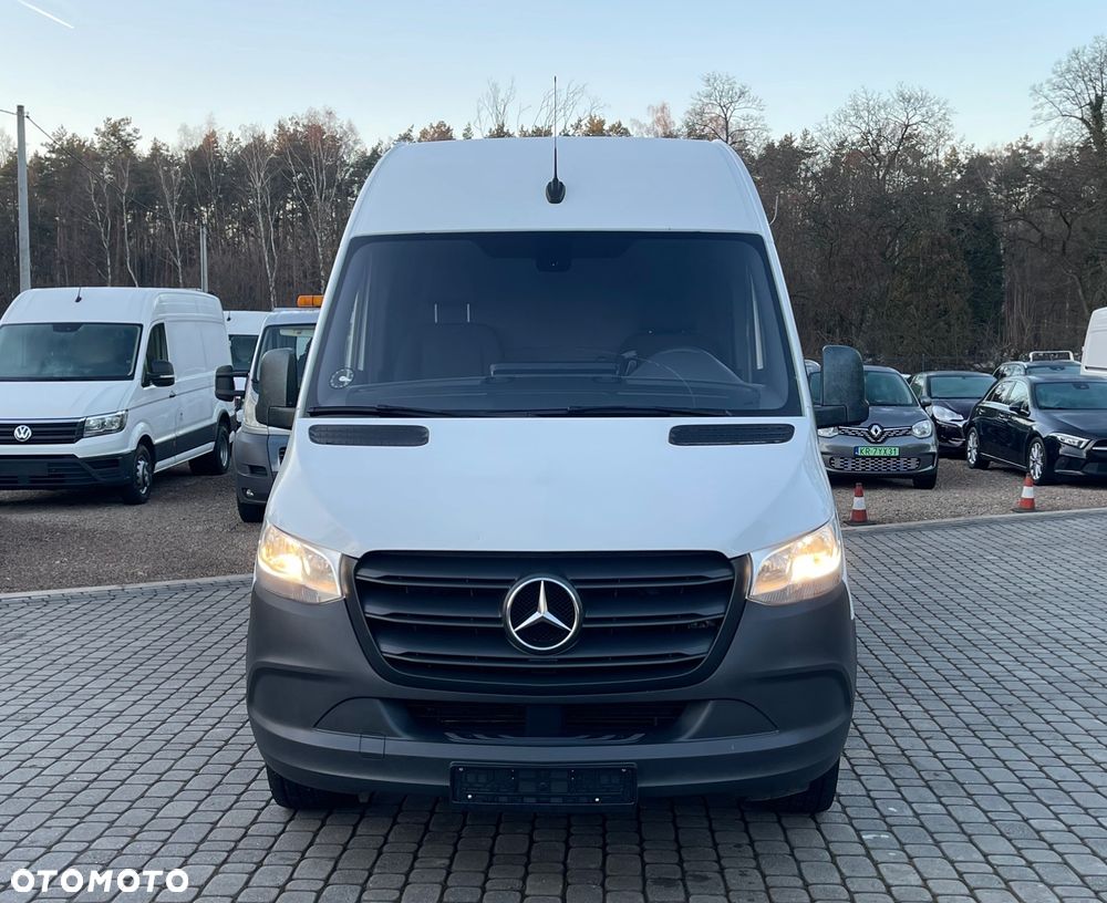 Mercedes-Benz Sprinter - 2