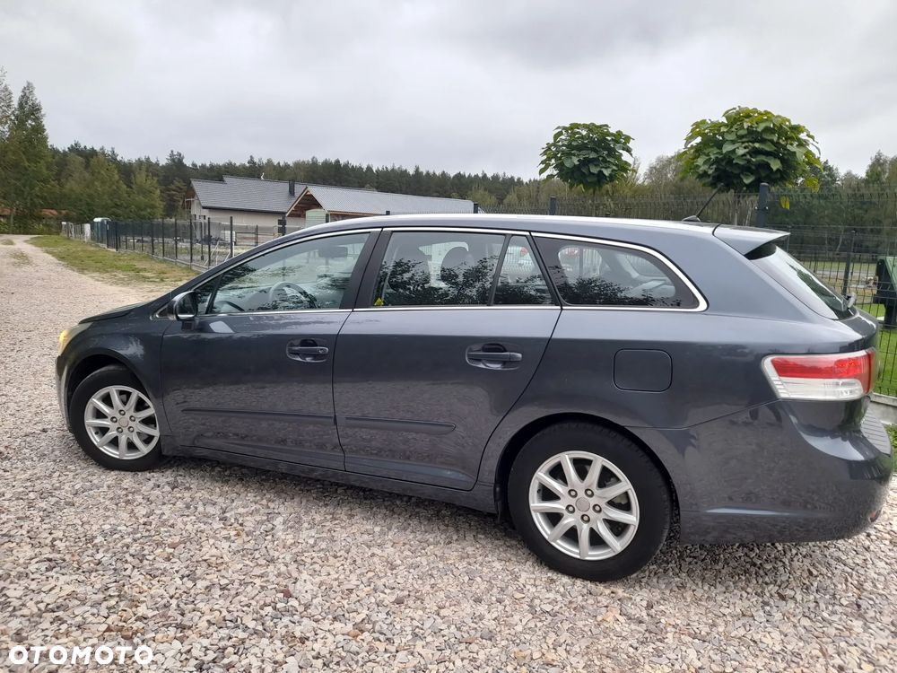 Toyota Avensis Combi 1.8 Comfort - 7