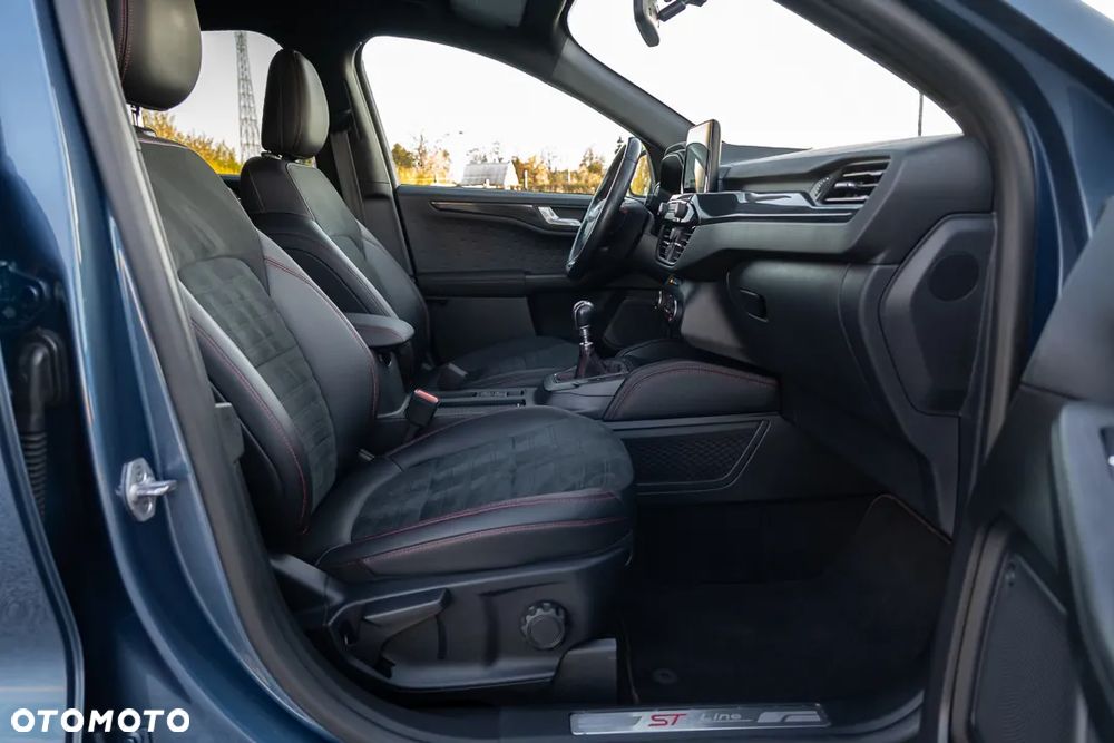 Ford Kuga - 37