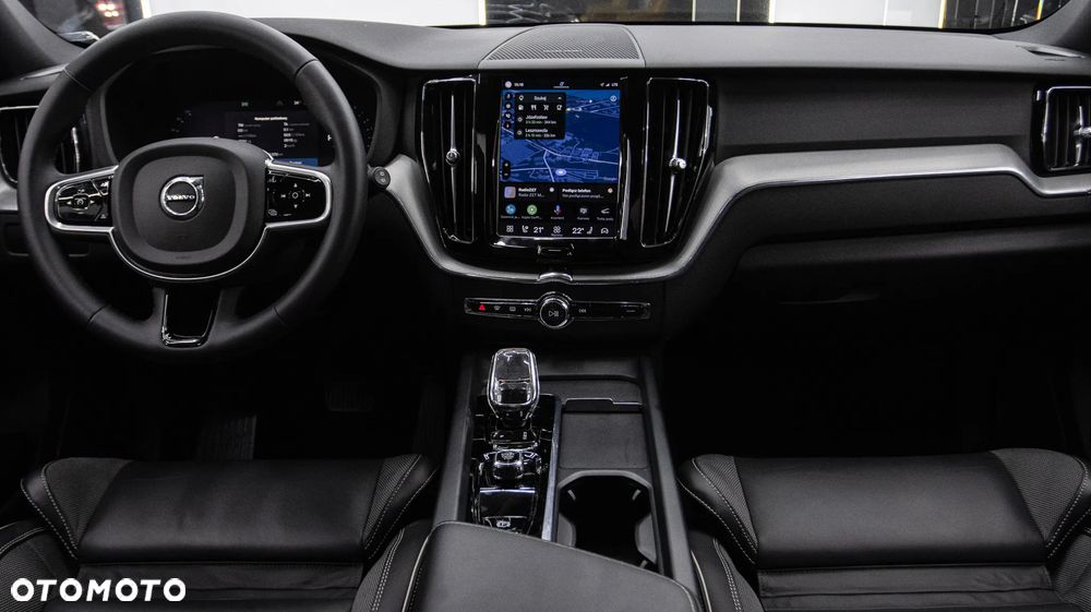 Volvo XC 60 B5 B AWD Plus Dark - 14