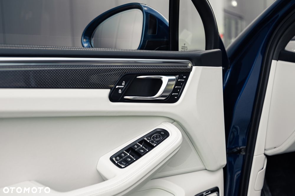 Porsche Macan - 10