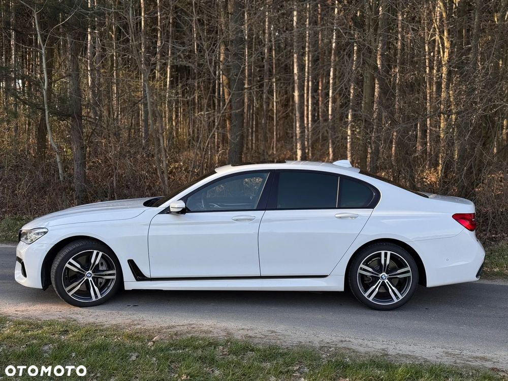 BMW Seria 7 750i xDrive - 23