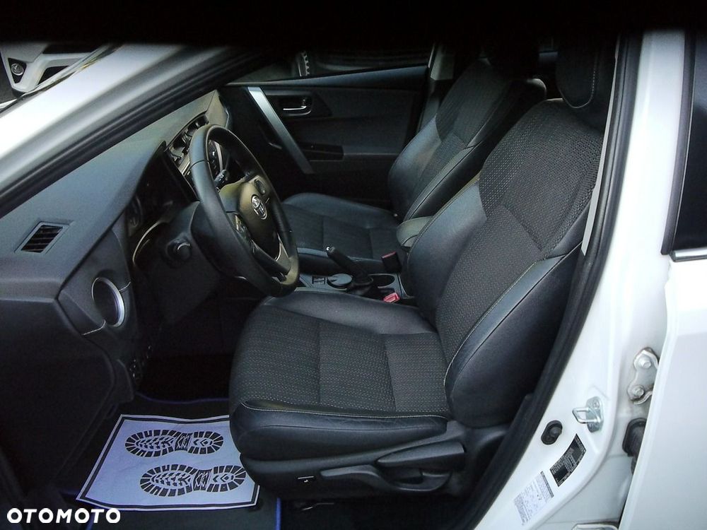Toyota Auris - 29