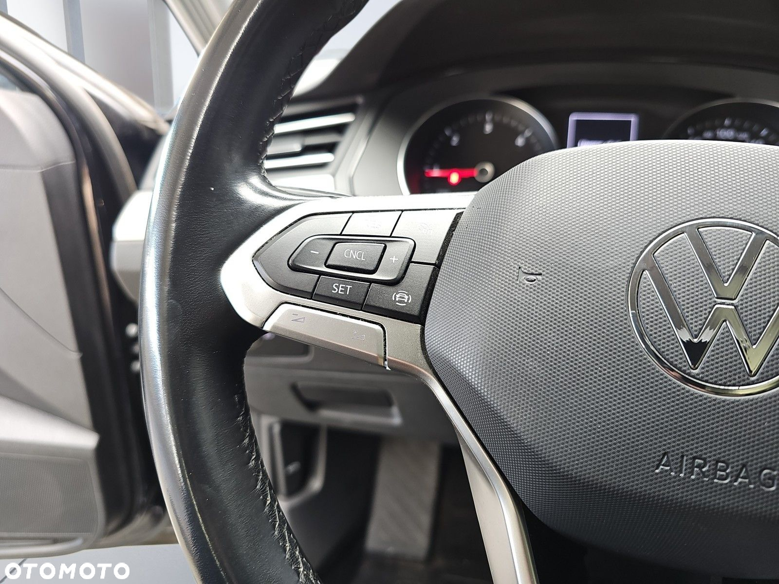 Volkswagen Passat 2.0 TDI EVO Essence DSG - 18
