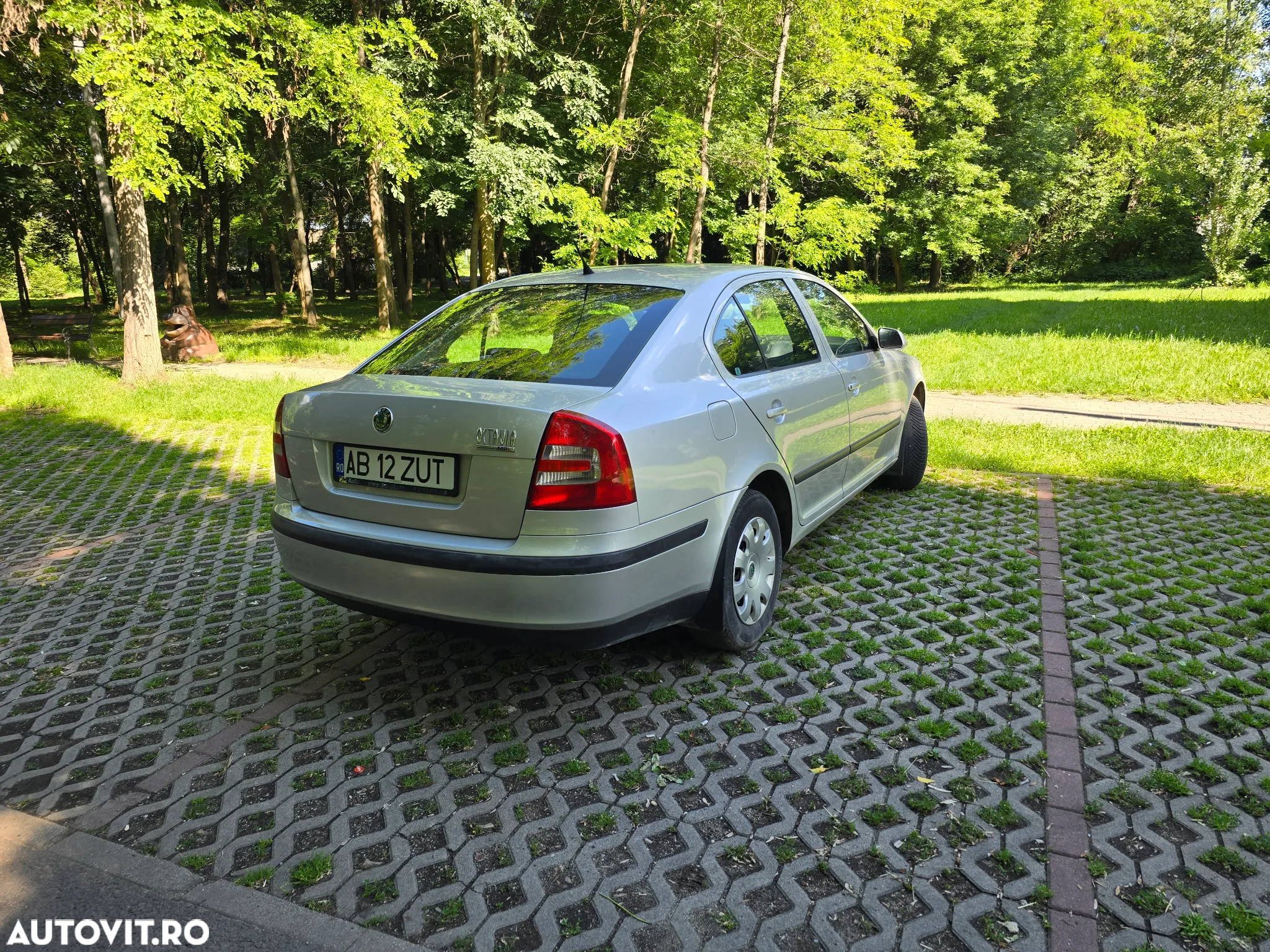 Skoda Octavia Combi 1.6 MPI Classic - 8