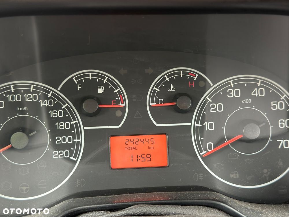 Fiat Grande Punto - 10