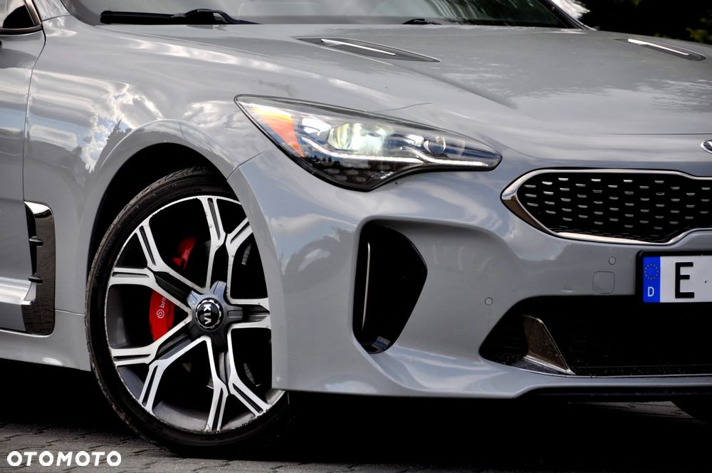 Kia Stinger - 11