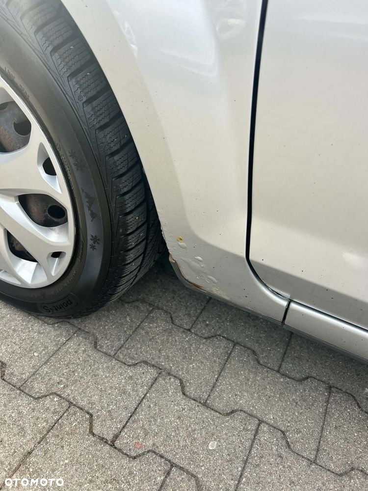 Ford Focus 1.6 Ambiente - 17