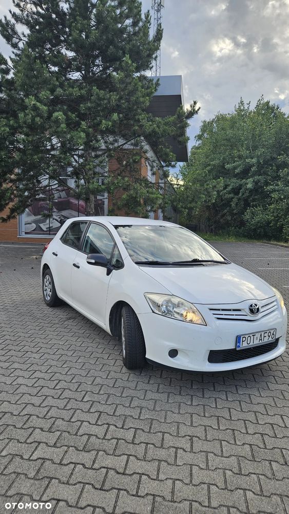 Toyota Auris 1.33 VVT-i Terra - 3