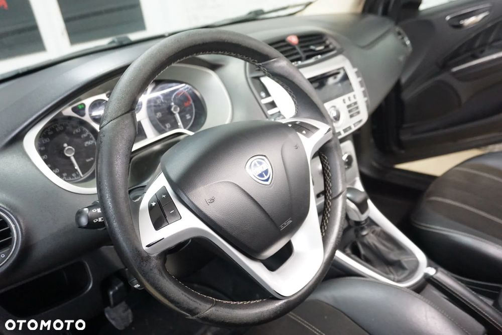 Lancia Delta 2.0 MJ Gold - 19