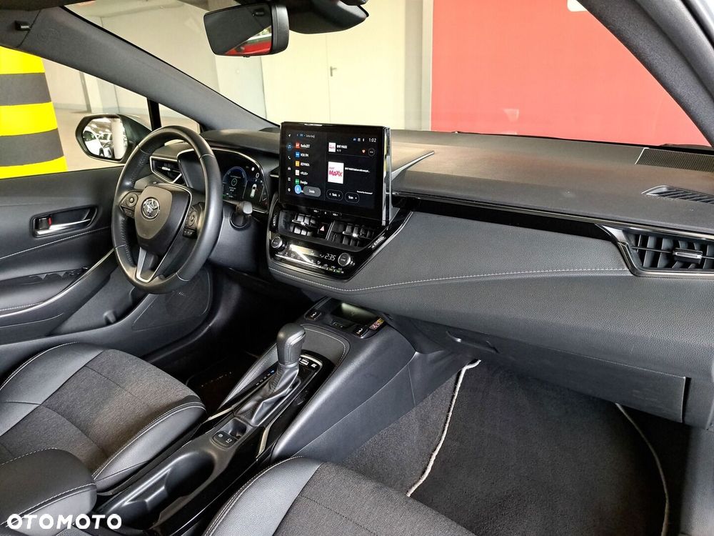 Toyota Corolla 1.8 Hybrid Style - 17