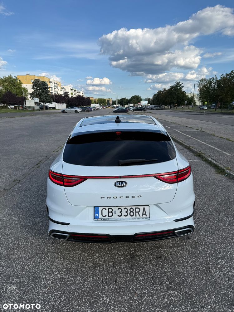 Kia ProCeed - 10