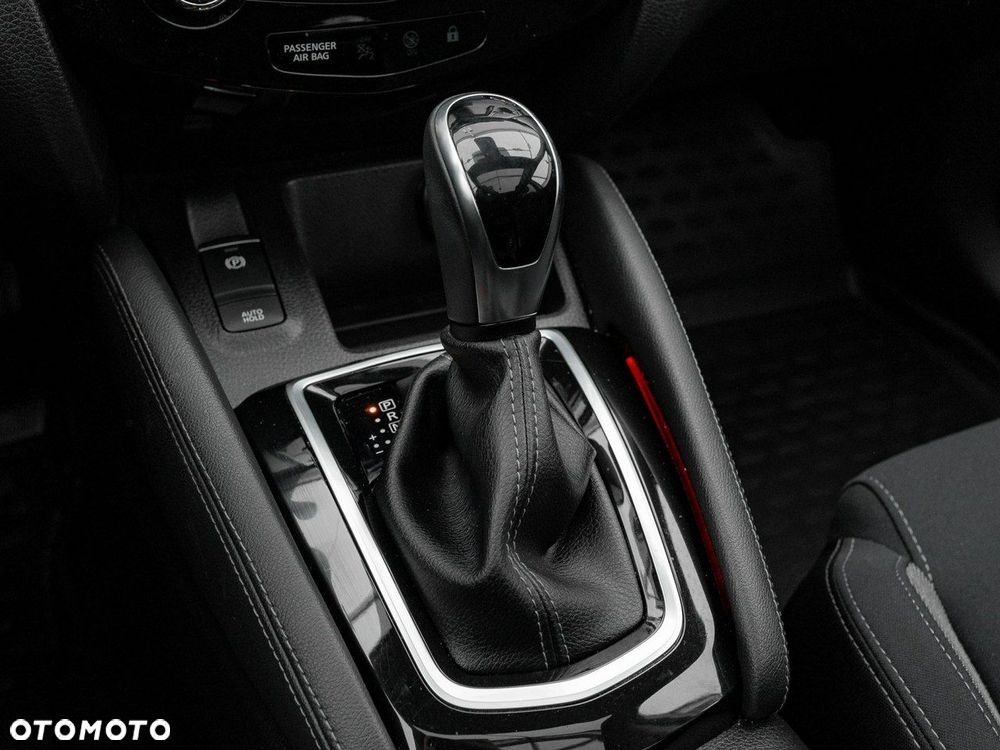 Nissan Qashqai 1.3 DIG-T N-Connecta DCT - 19