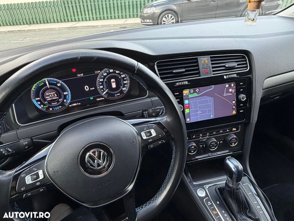Volkswagen e-Golf - 11
