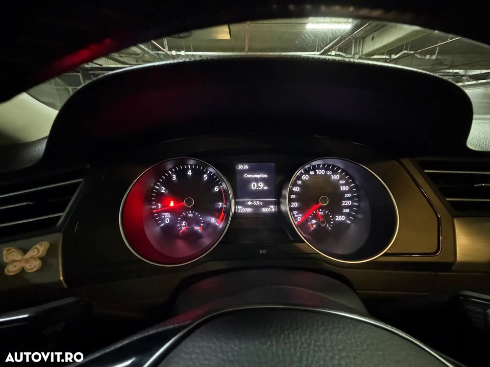 Volkswagen Passat - 20