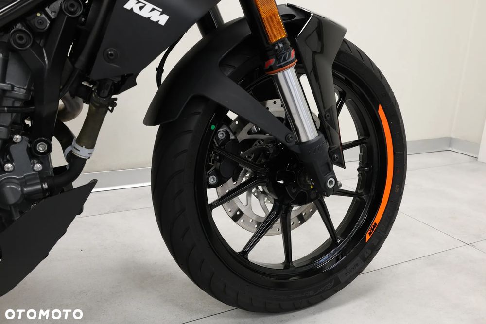 KTM Duke 125 - 32
