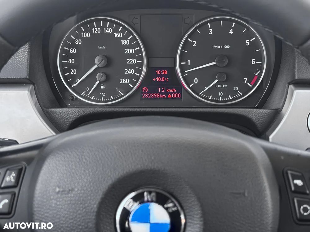 BMW Seria 3 318i - 12