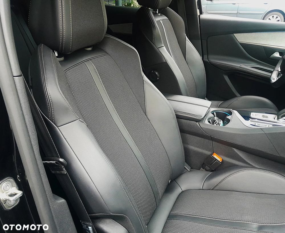 Peugeot 3008 1.6 PureTech HYbrid GT S&S EAT8 - 17