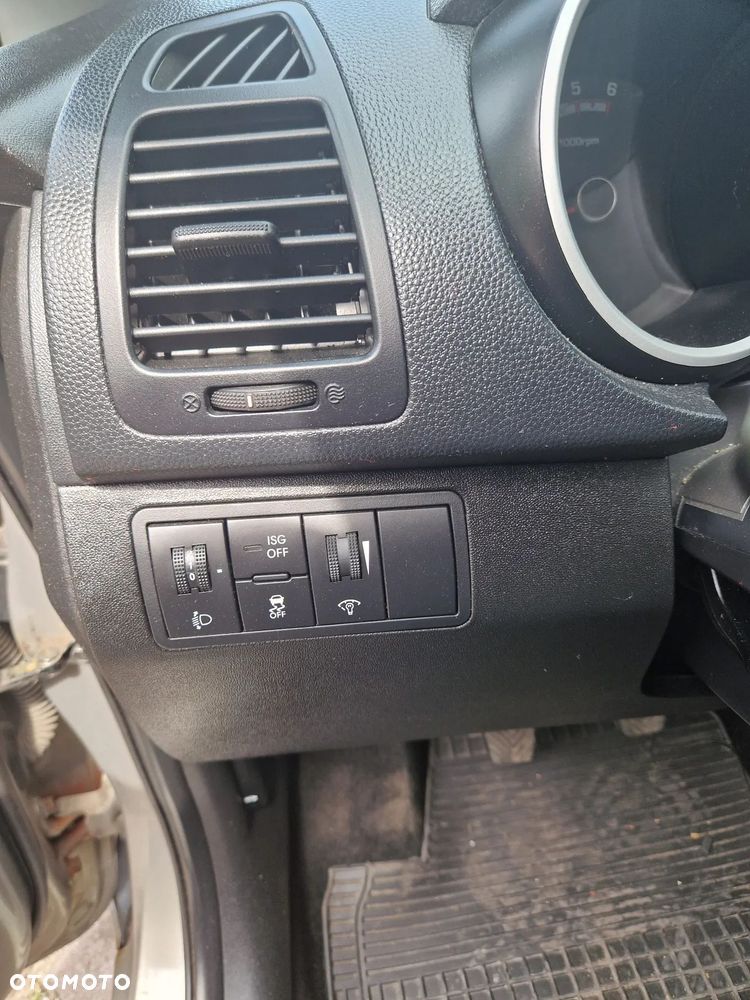 Kia Venga 1.4 CRDi L - 17