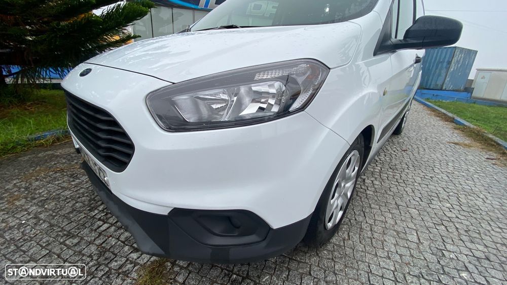 Ford Transit Courier - 17
