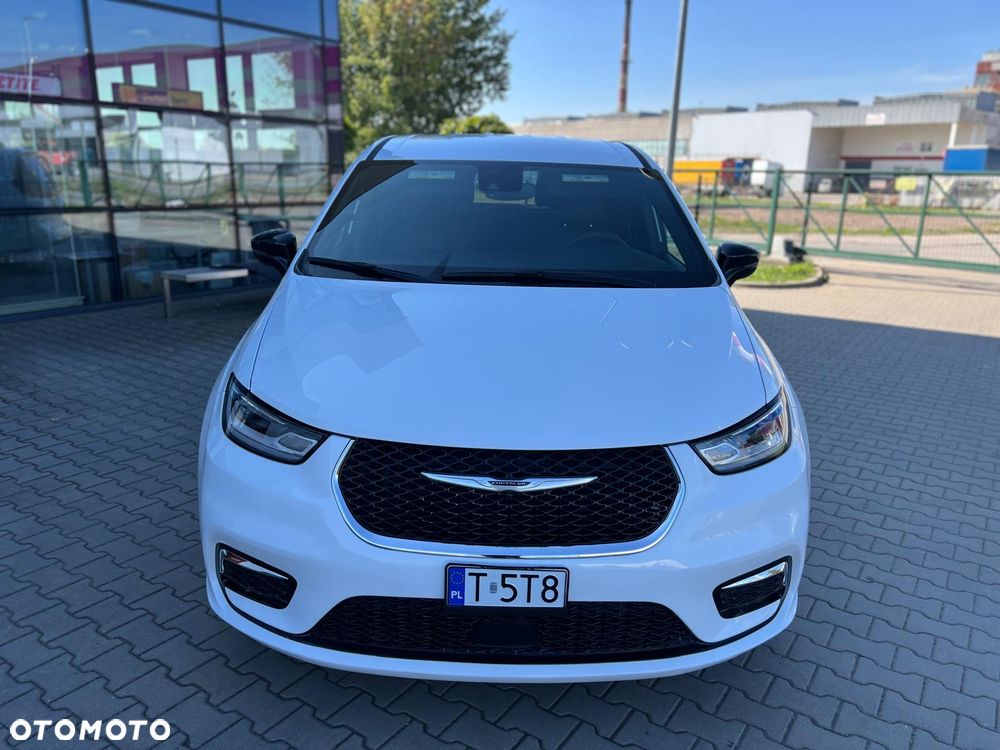 Chrysler Pacifica - 27