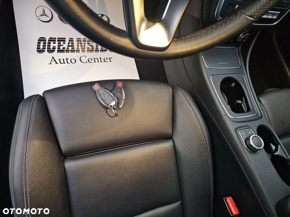 Mercedes-Benz CLA 250 4Matic 7G-DCT - 17