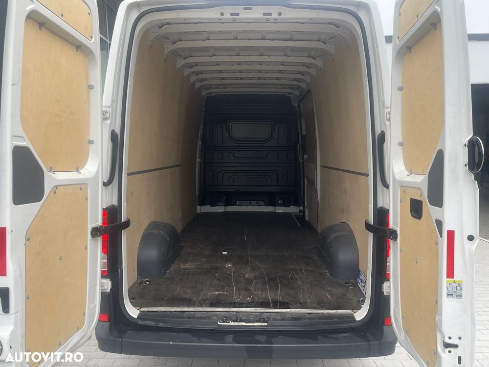 Volkswagen Crafter - 11