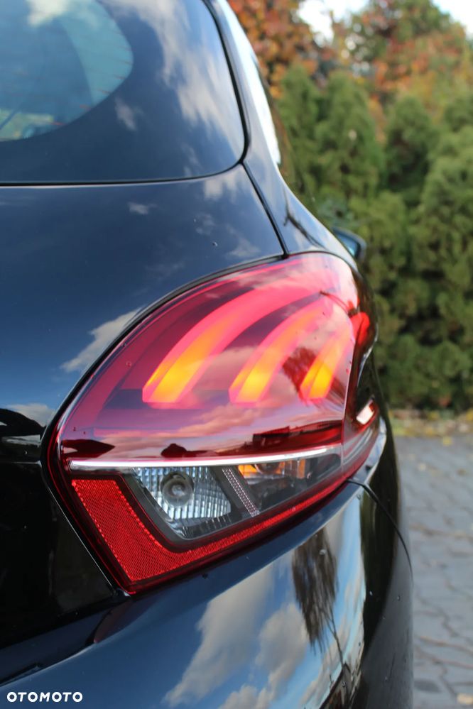 Peugeot 208 1.2 PureTech Allure - 33