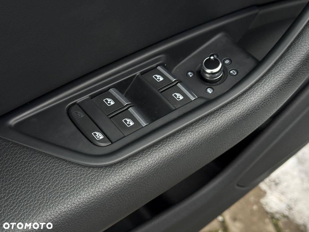 Audi A4 Avant 40 TDI S tronic S line - 18