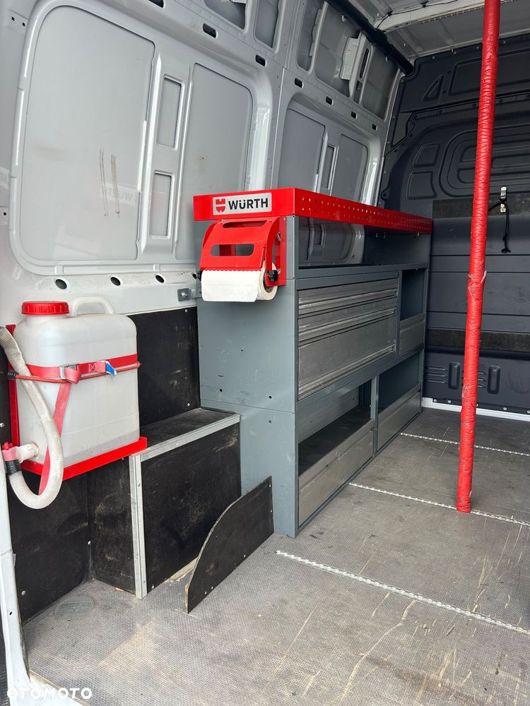 Mercedes-Benz Sprinter - 13