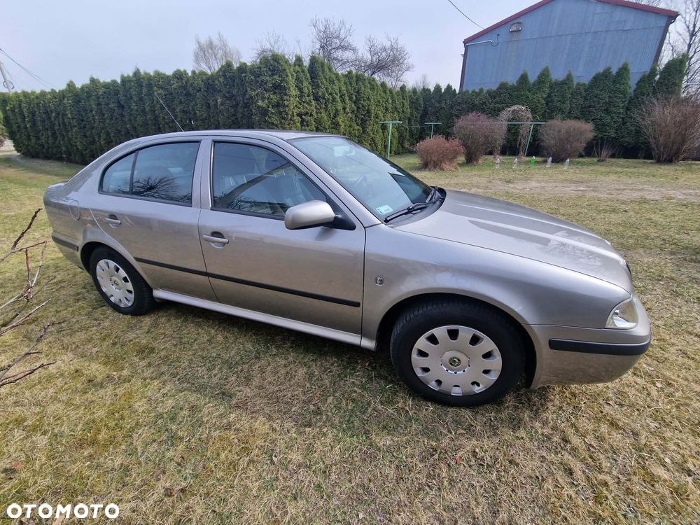 Skoda Octavia 1.6 Classic - 3