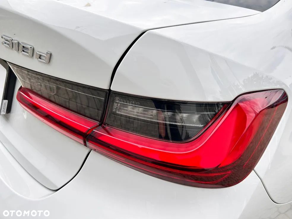 BMW Seria 3 318d M Sport - 10