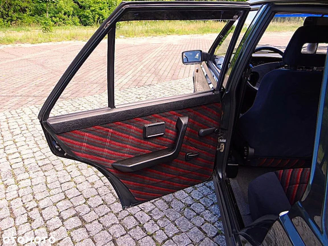 Polonez Caro - 28