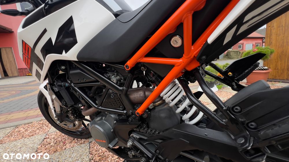 KTM Duke 125 - 26
