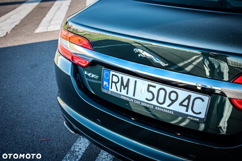 Jaguar XF - 10