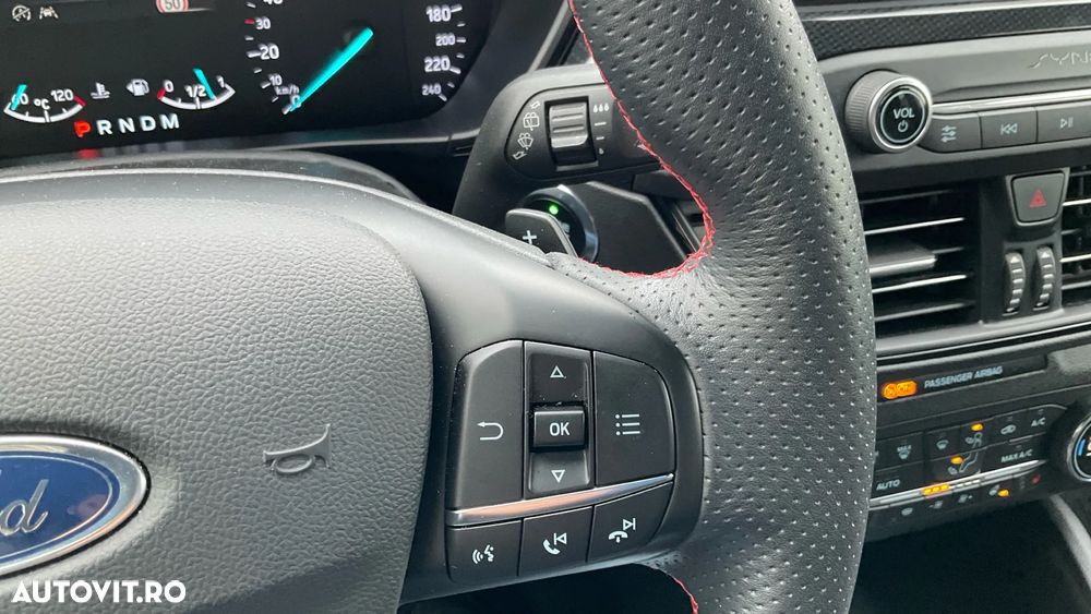 Ford Focus 1.5 Ecoboost ST-Line - 13