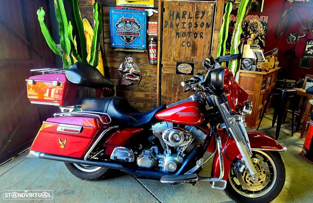 Harley-Davidson FLHTC - 1
