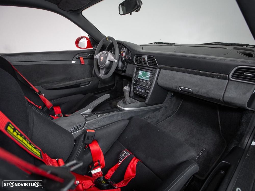 Porsche 911 (997) GT3 RS - 12