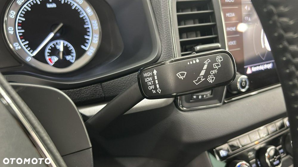 Skoda Karoq 1.5 TSI ACT 4x2 Ambition - 24