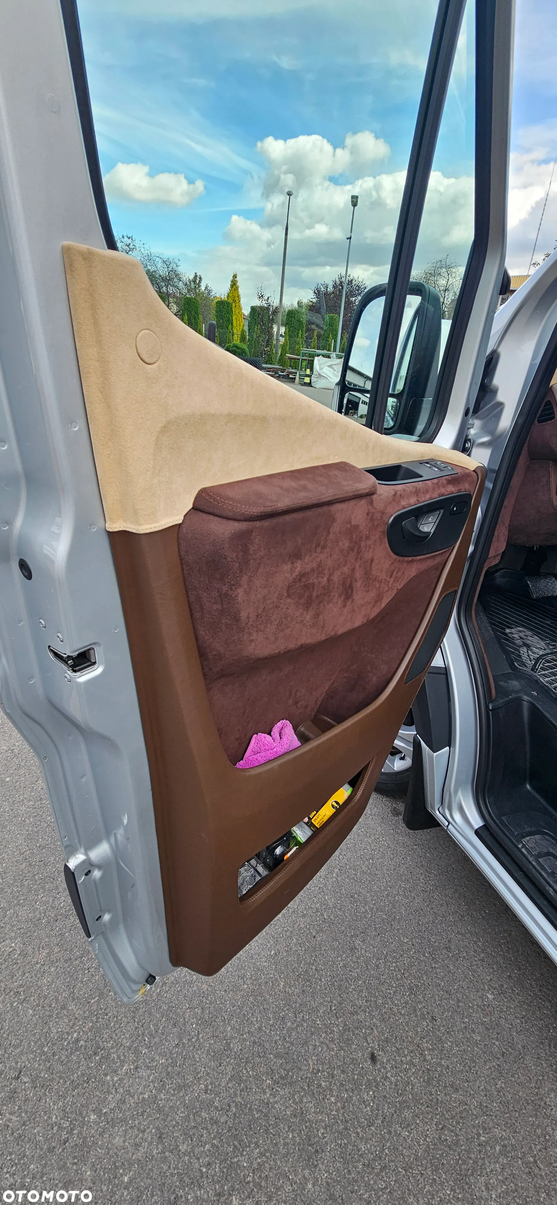 Mercedes-Benz Sprinter - 14