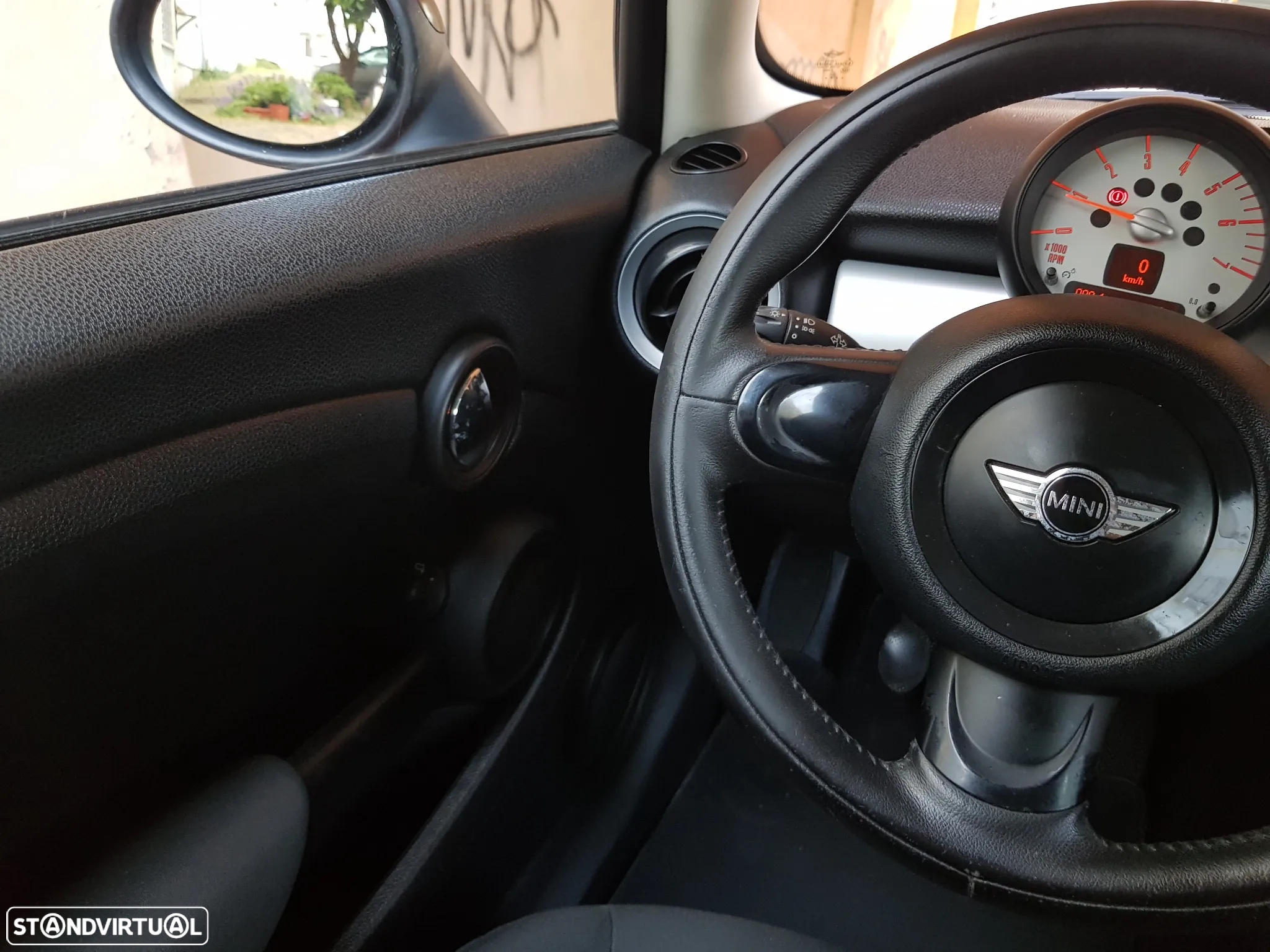 MINI 3 Portas One D - 20