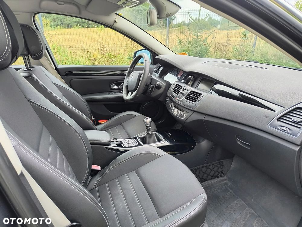 Renault Laguna 2010 photo 5