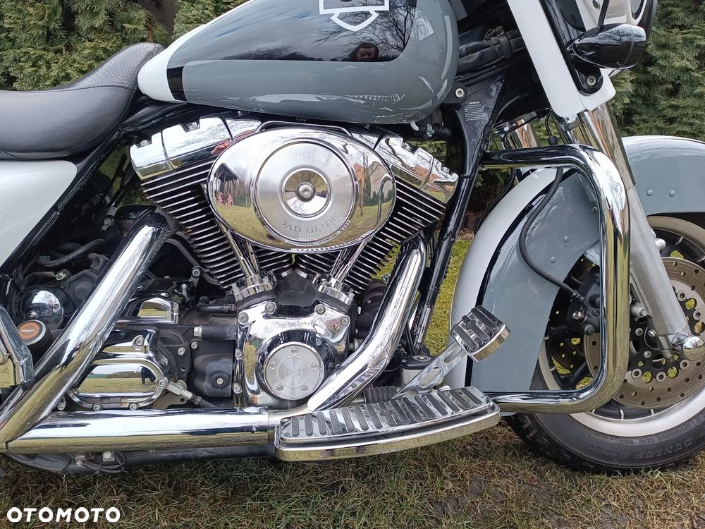 Harley-Davidson Touring Road Glide - 16
