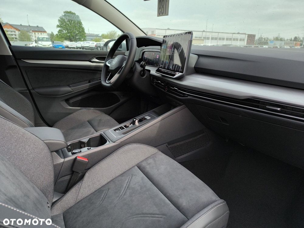 Volkswagen Golf - 10